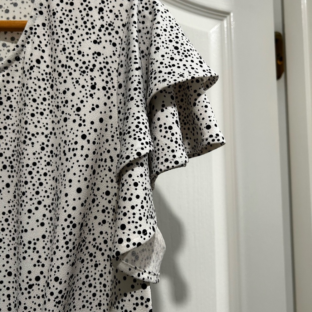 Lot of four  Women’s summer/spring tops - all size large. - Picture 6 of 16